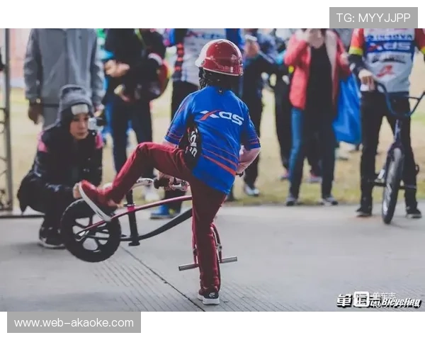 华南赛首日4X土坡竞速赛男子公开组张佑伦夺冠 华南赛首日4X土坡竞速赛男子公开组张佑伦夺冠