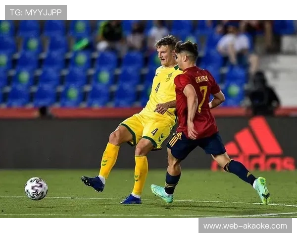 埃尔切对阵塞维利亚，门迪与奥索先后射门击中门框运气欠佳